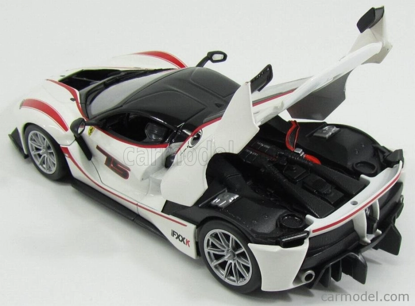 Bburago Ferrari FXX K 1:24 bílá