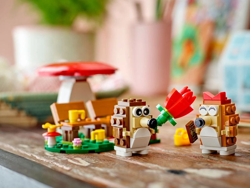 LEGO Iconic - Ježčie rande s piknikom