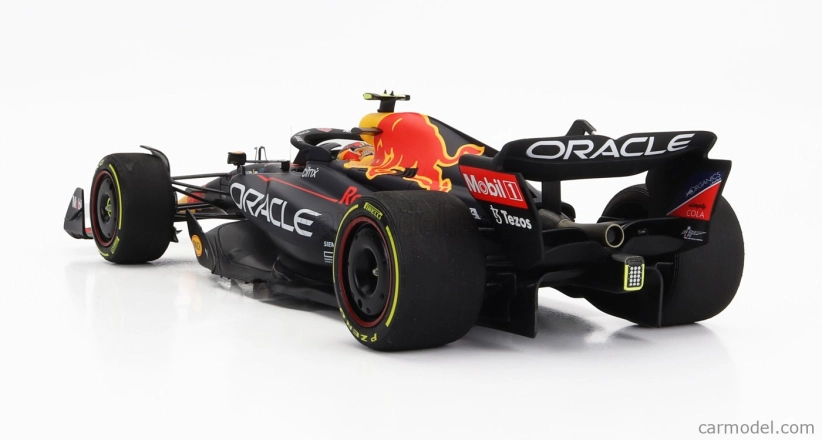 Minichamps Red bull F1 Rb18 Team Oracle Red Bull Racing N 11 1:18, tmavě modrá