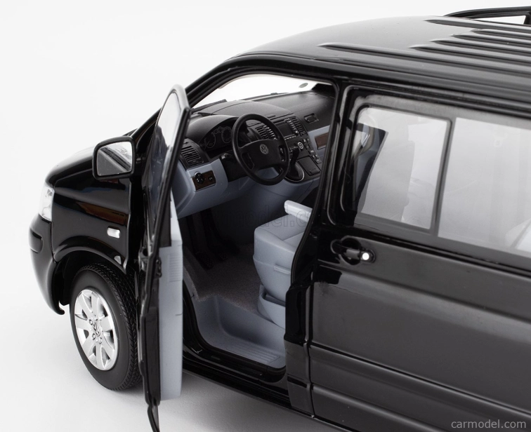 Norev Volkswagen T5 Multivan Minibus 2003 1:18 čierny