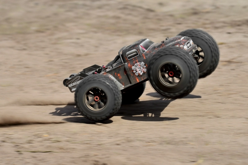 DEMENTOR XP 6S - 1/8 Monster Truck 4WD - RTR - bezkartáčový pohon 6S