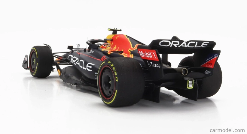 Minichamps Red bull F1 Rb18 Team Oracle Red Bull Racing N 11 1:18, tmavě modrá
