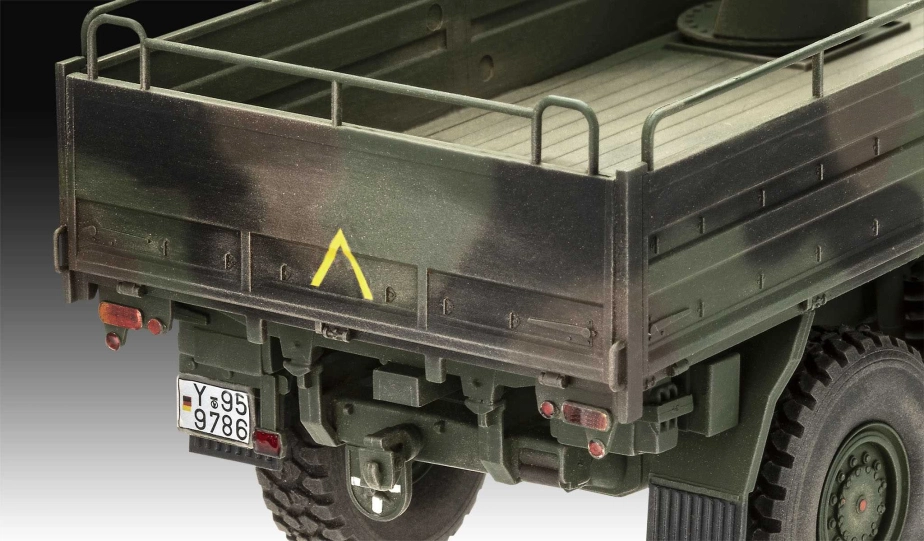 Plastic ModelKit military 03367 - MAN 10t milgl 8x8 Truck (1:35)
