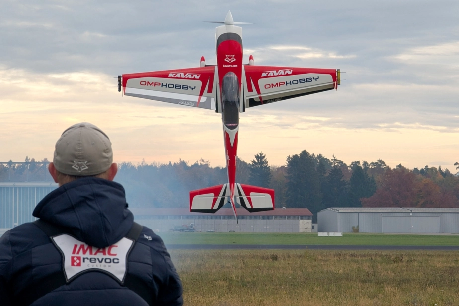 104" Extra NG ARF - žlutá 2,64m