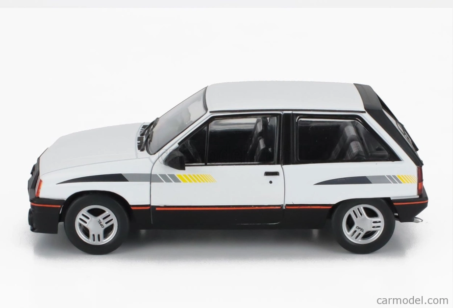 Whitebox Opel Corsa A Sr 1985 1:24 Bílá Černá
