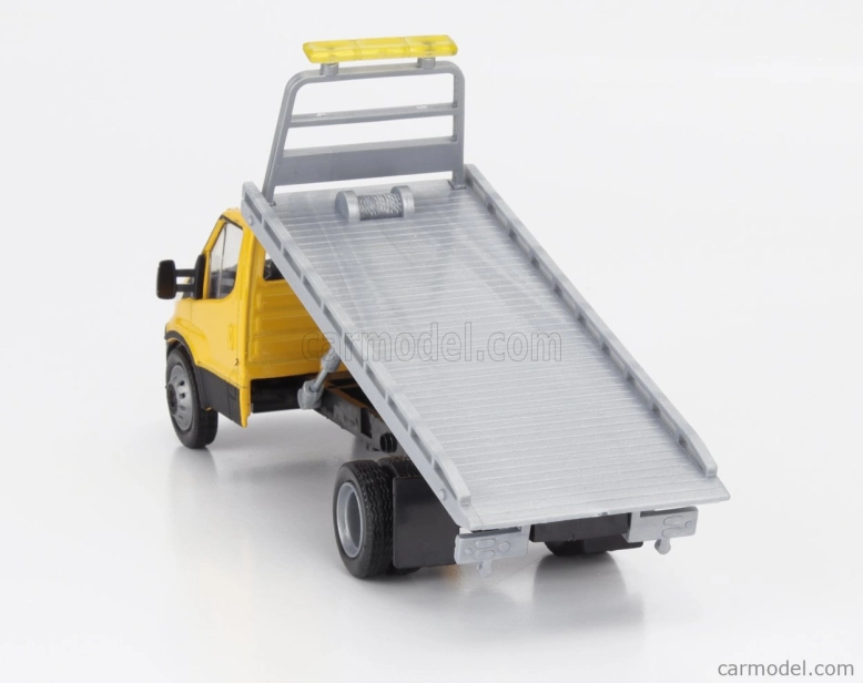 Newray Iveco fiat Daily Roll-off Pianale 2023 With New Holland B110c Ruspa Gommata - Scraper Tractor 1:36 Žlutá Černá