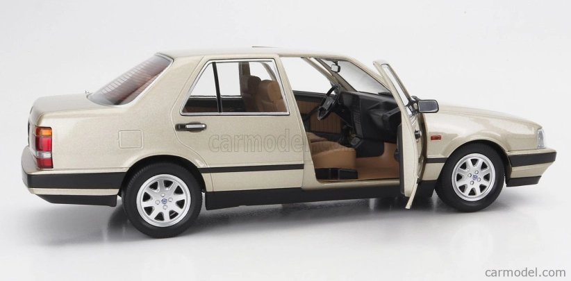 Mitica-diecast Lancia Thema Turbo I.e. 1s 1984 1:18 Platino Met
