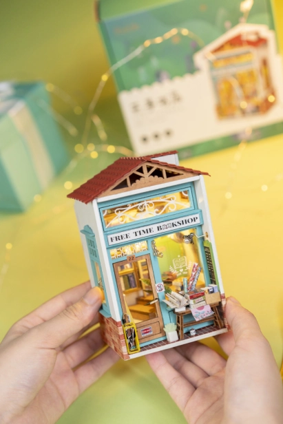 RoboTime miniatúrny domček Kníhkupectvo Voľný čas
