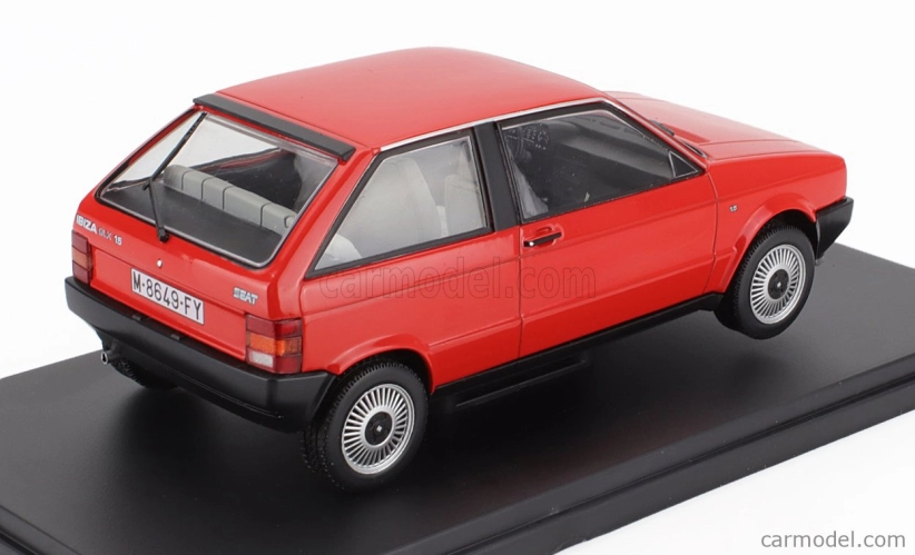 Edicola Seat Ibiza 1-series 1984 - Con Vetrina - S vitrínou 1:24 červená