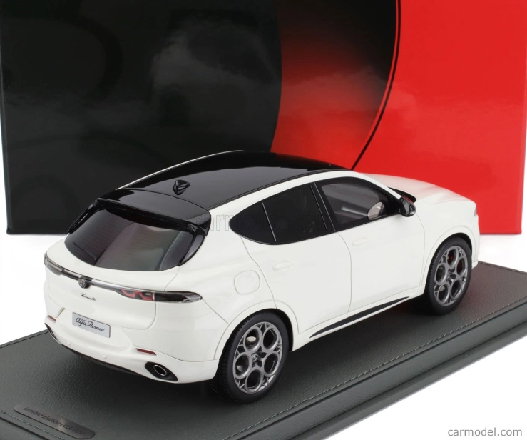 Bbr-models Alfa romeo Tonale Tributo Black Roof 2023 - Con Vetrina - S vitrínou 1:18 Bianco Alfa - White Black
