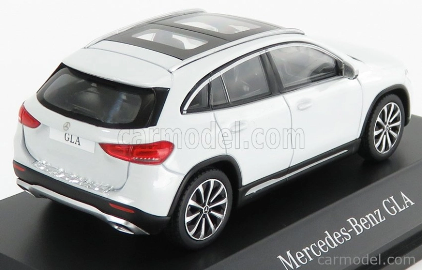 Spark-model Mercedes Benz Gla-class (h247) 2020 1:43 Digitálny biely meter