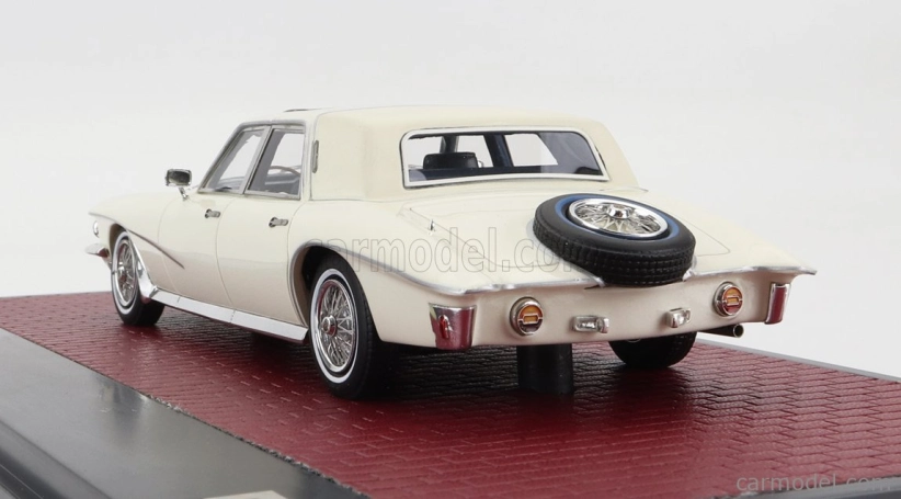 Modely v mierke Matrix Stutz Duplex Sedan 1971 1:43 White