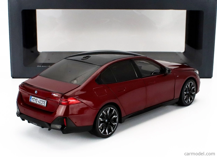 Minichamps BMW 5-series I5 M50 (g60) 2023 1:18 Rosso Fuoco - Červený Met
