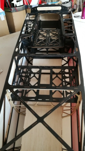 104" EXTRA 300 V2 - MODRÁ/BIELA 2,64 M
