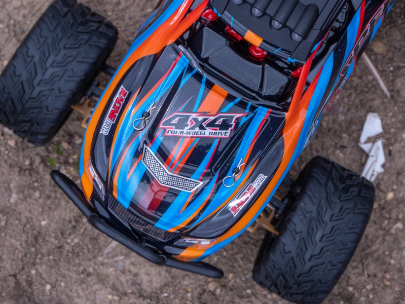 RC auto WL Toys 104009 + náhradná batéria