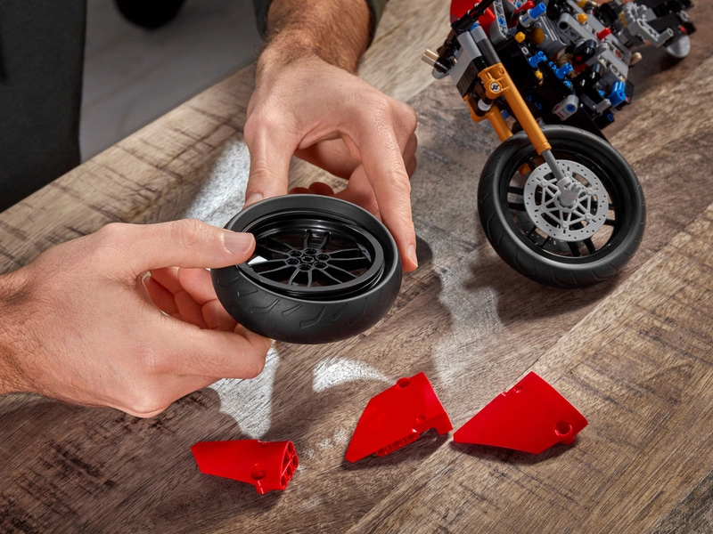 LEGO Technic – Ducati Panigale V4 R