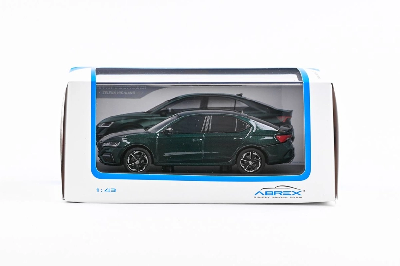 Abrex Škoda Octavia IV RS (2020) 1:43 - zelená Highland metalíza