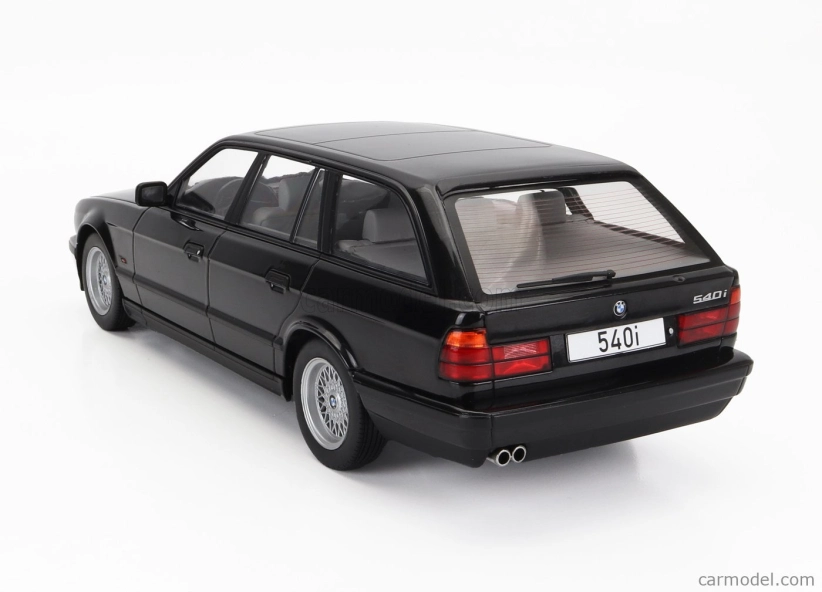 Mcg BMW radu 5 540i Touring (e34) Sw Station Wagon 1989 1:18 čierna