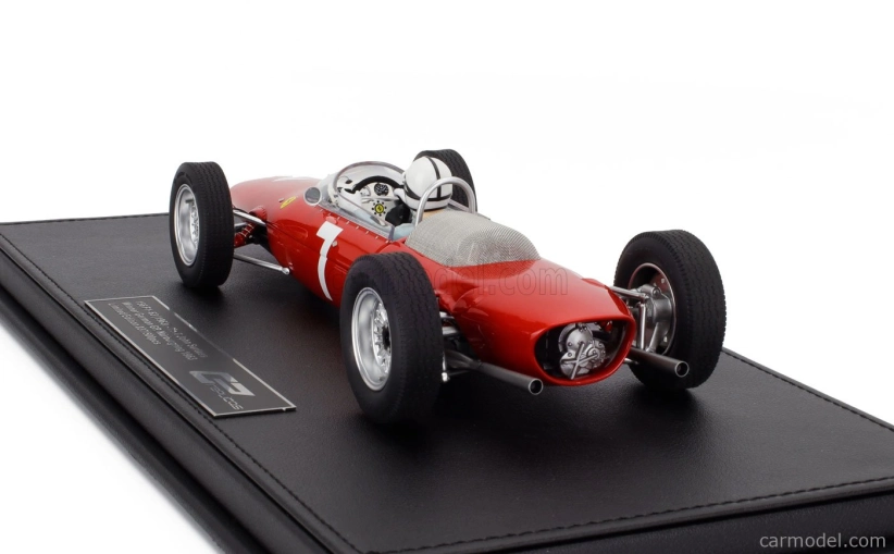 Gp-repliky Ferrari F1 156 F1-63 N 7 Winner Nurburgring German Gp (s figúrkou pilota) 1963 John Surtees 1:18 Červená