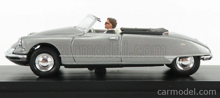 Rio-models Citroen Ds 19 Cabriolet Just Married 1961 s figúrkami 1:43 sivá