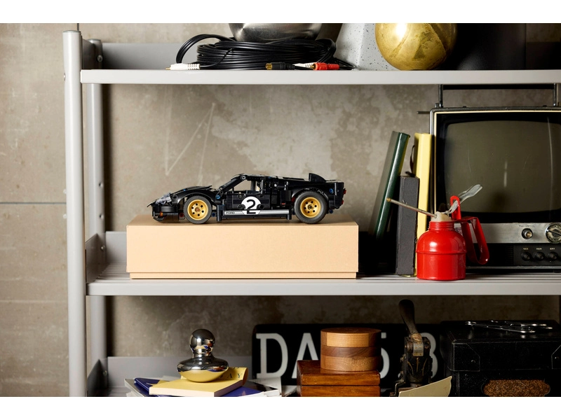 LEGO Technic - Závodné auto 1966 Ford GT40 MKII