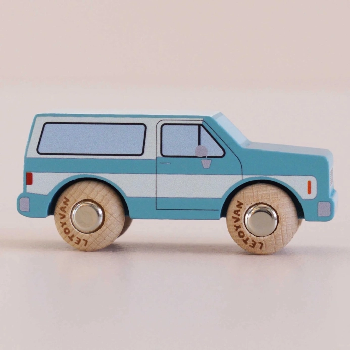 Le Toy Van Drevené autíčko Chuck