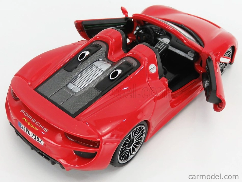 Bburago Plus Porsche 918 Spyder 1:24 červená