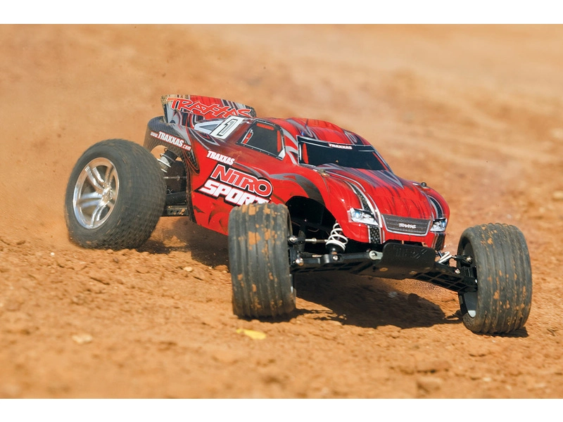 RC auto Traxxas Nitro Sport 1:10