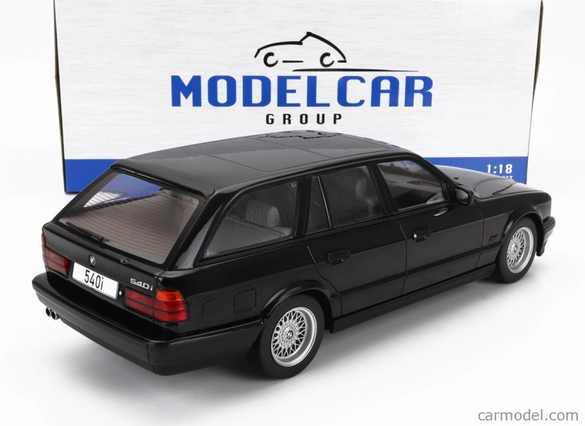 Mcg BMW radu 5 540i Touring (e34) Sw Station Wagon 1989 1:18 čierna