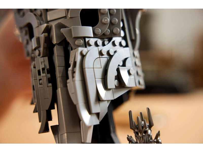 LEGO Icons - Pán prstenů: Sauronova helma