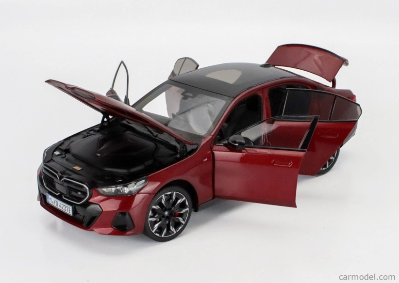 Minichamps BMW 5-series I5 M50 (g60) 2023 1:18 Rosso Fuoco - Červený Met