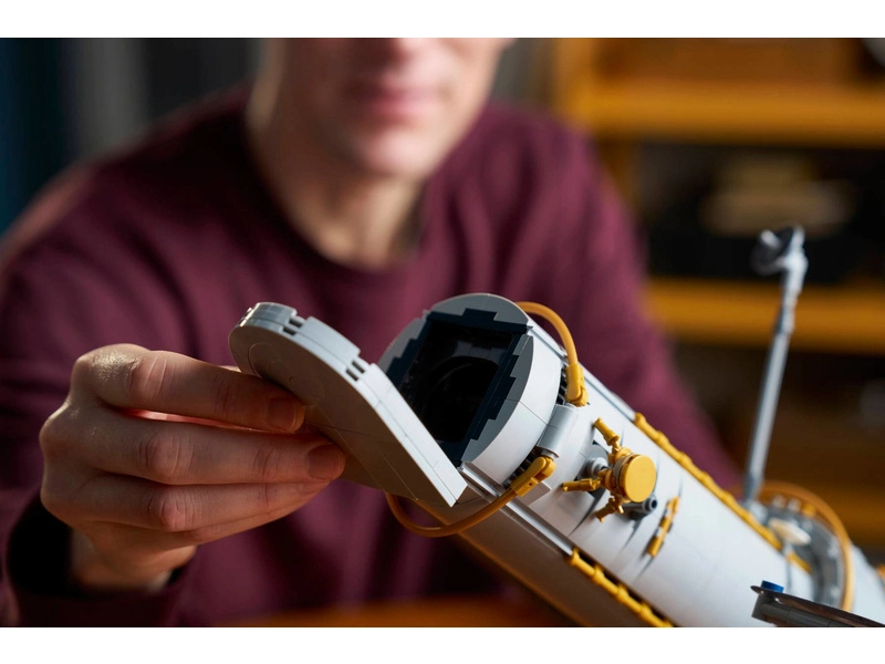 LEGO Editions - Hubbleův vesmírný dalekohled