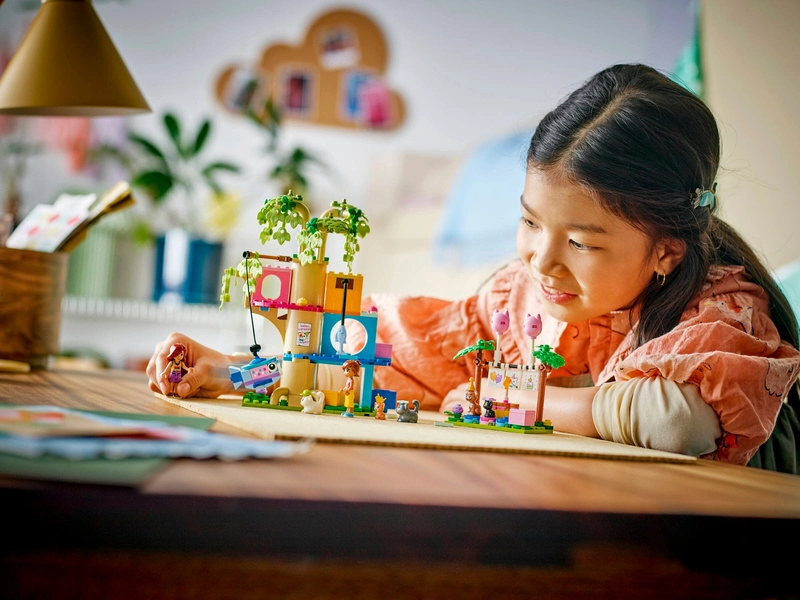 LEGO Friends - Mačacia narodeninová párty a domček na strome