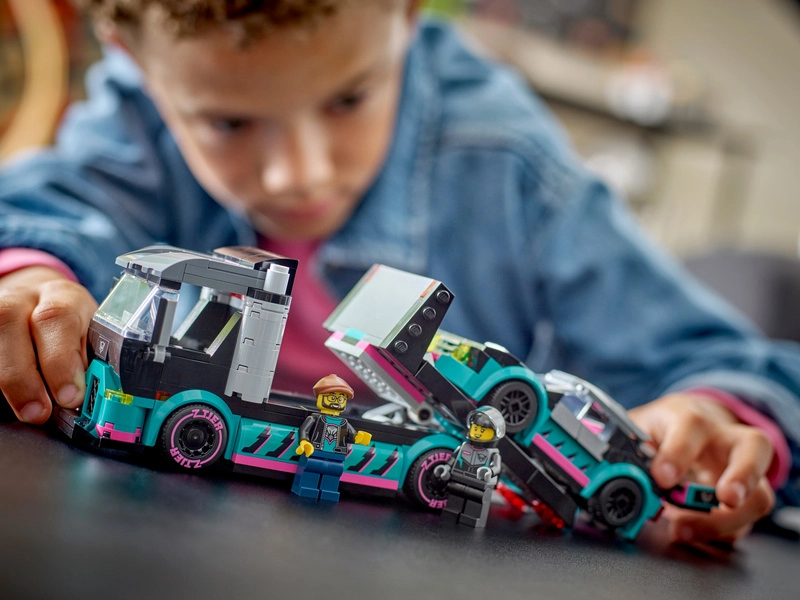 LEGO City - Nákladné auto s pretekárskym autom