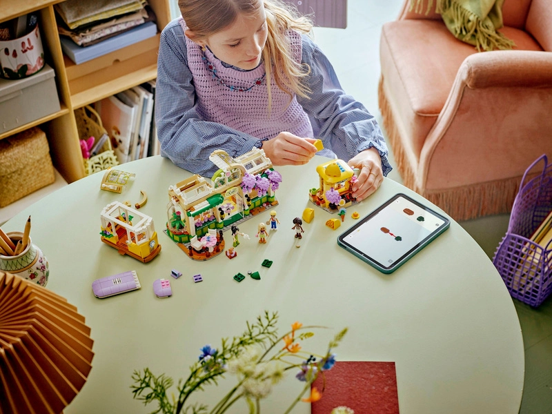 LEGO Friends - kaviareň plná rastlín a kvetinárstvo