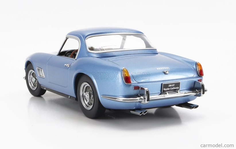 Ferrari 250gt California Spider v mierke kk s pevnou strechou 1960 1:18 Light Blue Met