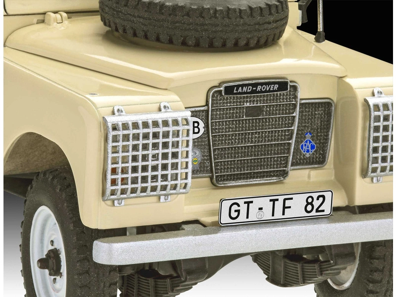 Revell Land Rover Series III LWB Commercial (1:24)