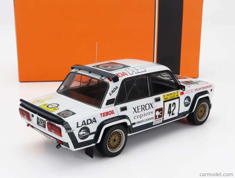 Ixo-models Lada fiat 2105 Vfts (night Version) N 42 Rally 1000 Lakes 1984 S.brundza - V.neyman 1:18 Bílá Černá