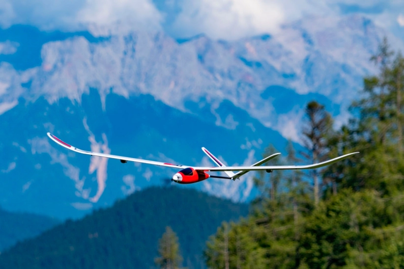 RC letadlo KAVAN Falke 1800mm ARF, červená