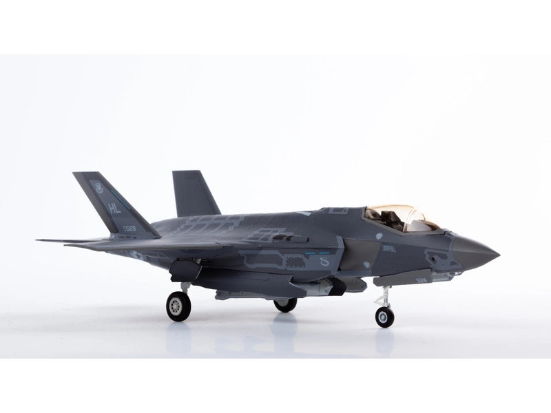 Academy Lockheed F-35A Seven Nation Air Force MCP (1:72)
