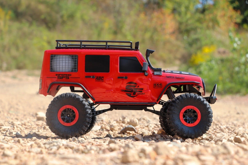 RC auto Jeep WL Toys 104311 + náhradná batéria