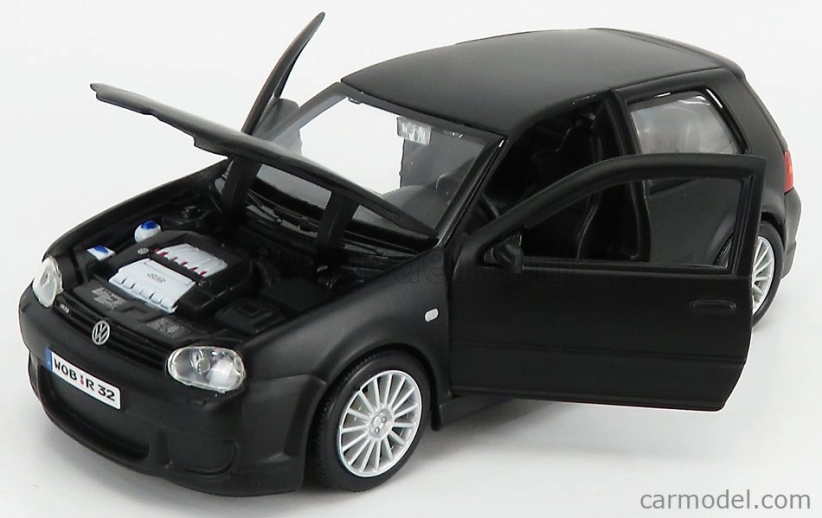 Maisto Volkswagen Golf R32 2002 1:24 Black