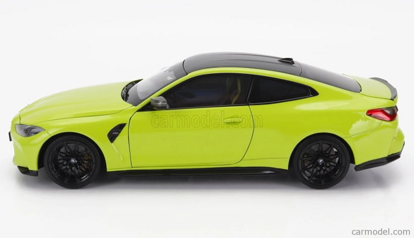 Minichamps BMW radu 4 M4 (g82) 2020 1:18 žltá čierna