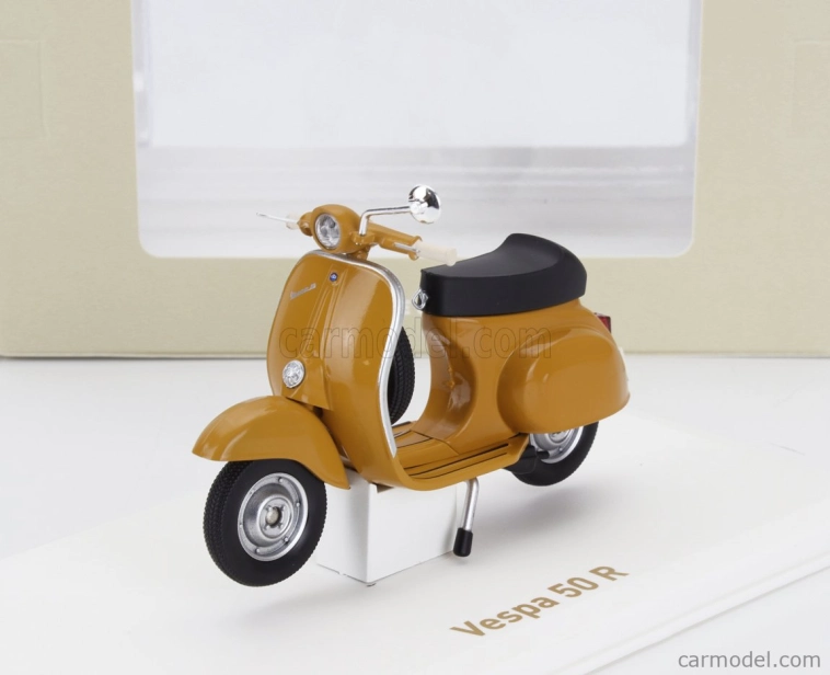 Norev Piaggio Vespa 50 R 1969 1:18 Positano Žlutá