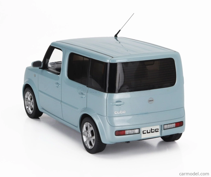Kyosho Nissan Cube 2003 1:18 Světle Modrá