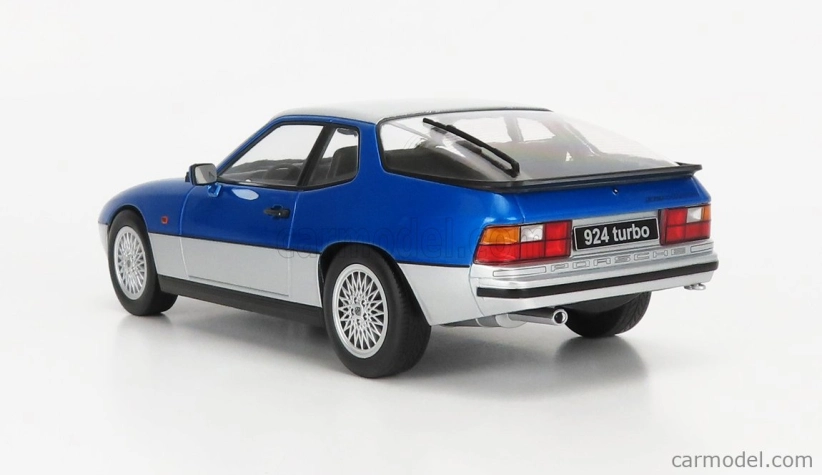 Porsche 924 Turbo Coupe 1986 v mierke 1:18, strieborná modrá met.