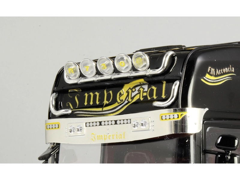 Italeri SCANIA R V8 TOPLINE „IMPERIAL“ (1:24)