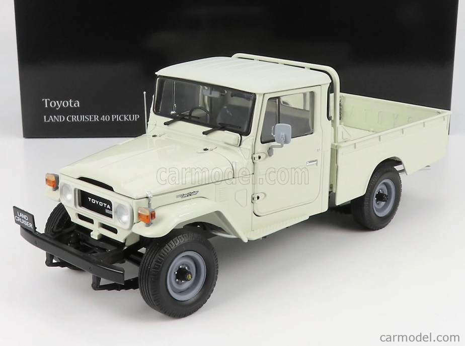 Kyosho Toyota Land Cruiser 40 4x4 Pick-up 1980 1:18 Biela