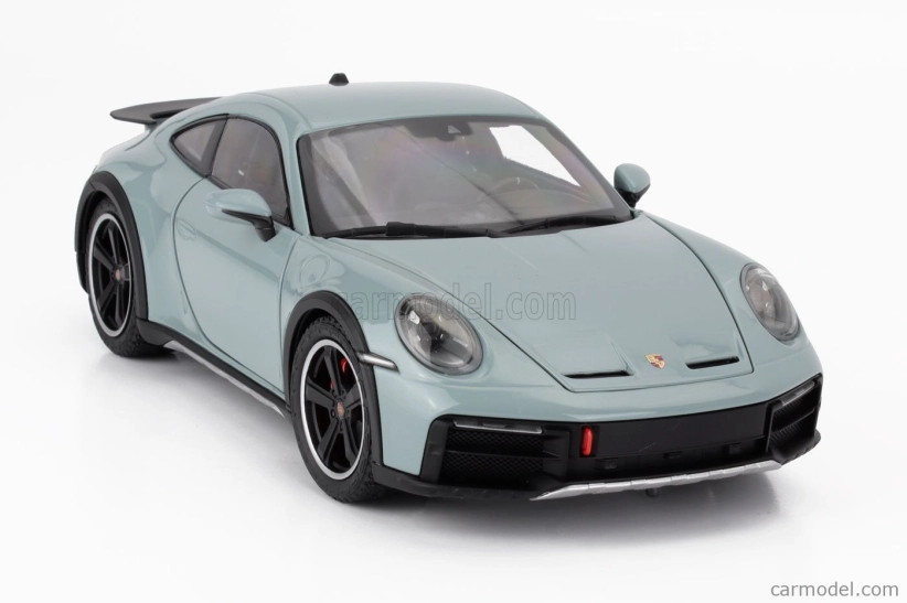 Minichamps Porsche 911 992 Dakar Coupe 2022 1:18 Green Met