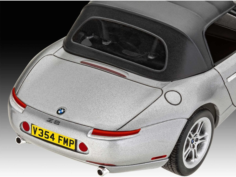 Revell BMW Z8 – Jeden svet nestačí (1:24) (darčeková súprava)